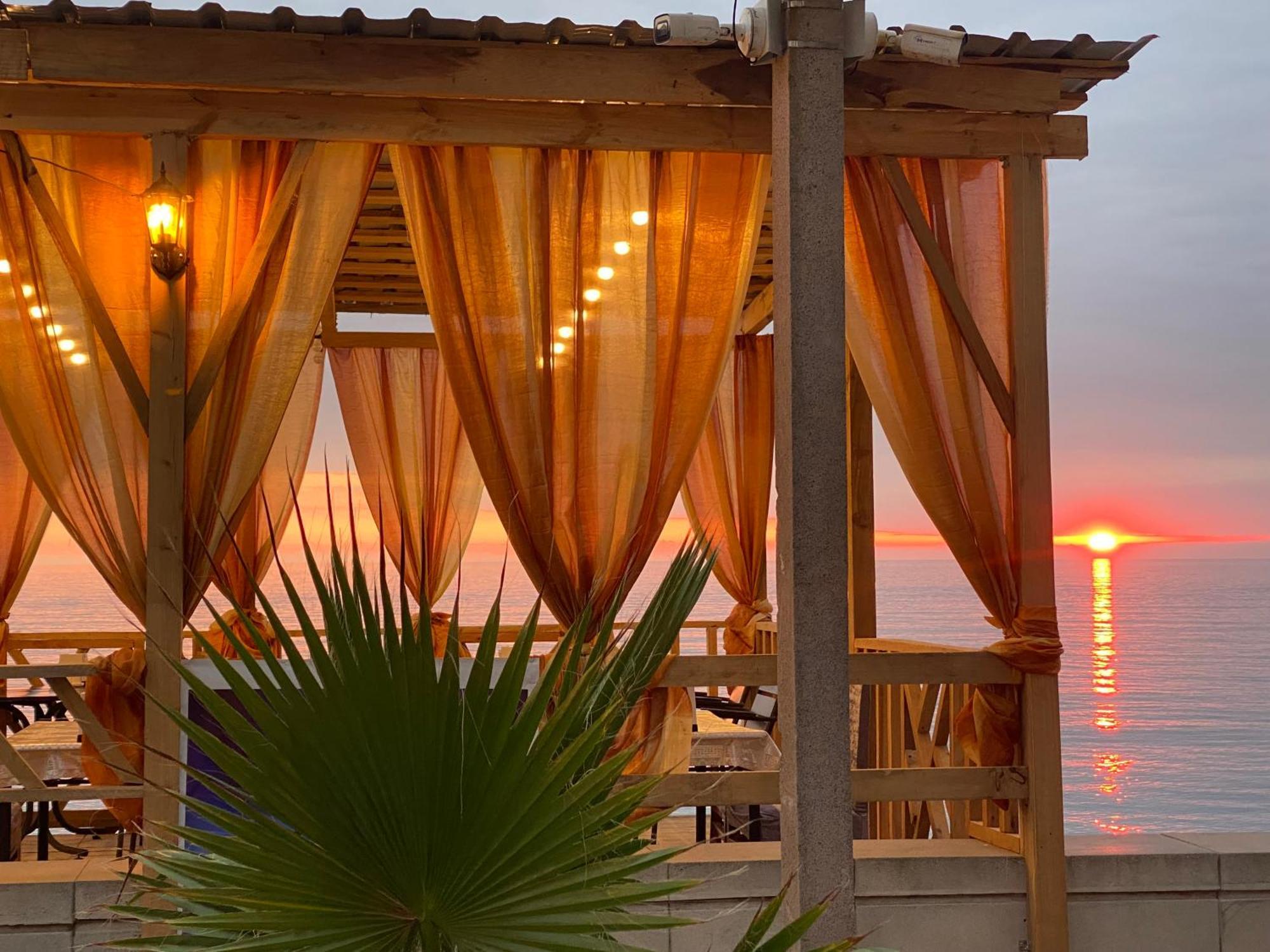 Guest House Orange Kobuleti Exterior foto